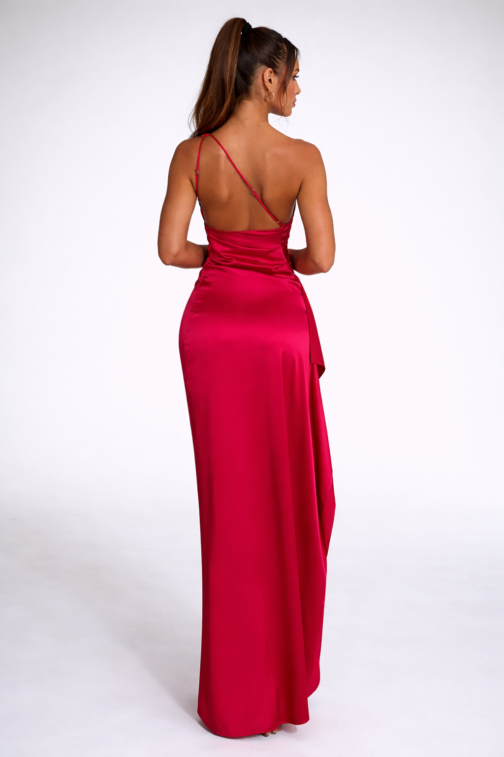 Avondjurk maxi satijn one shoulder met zijsplit