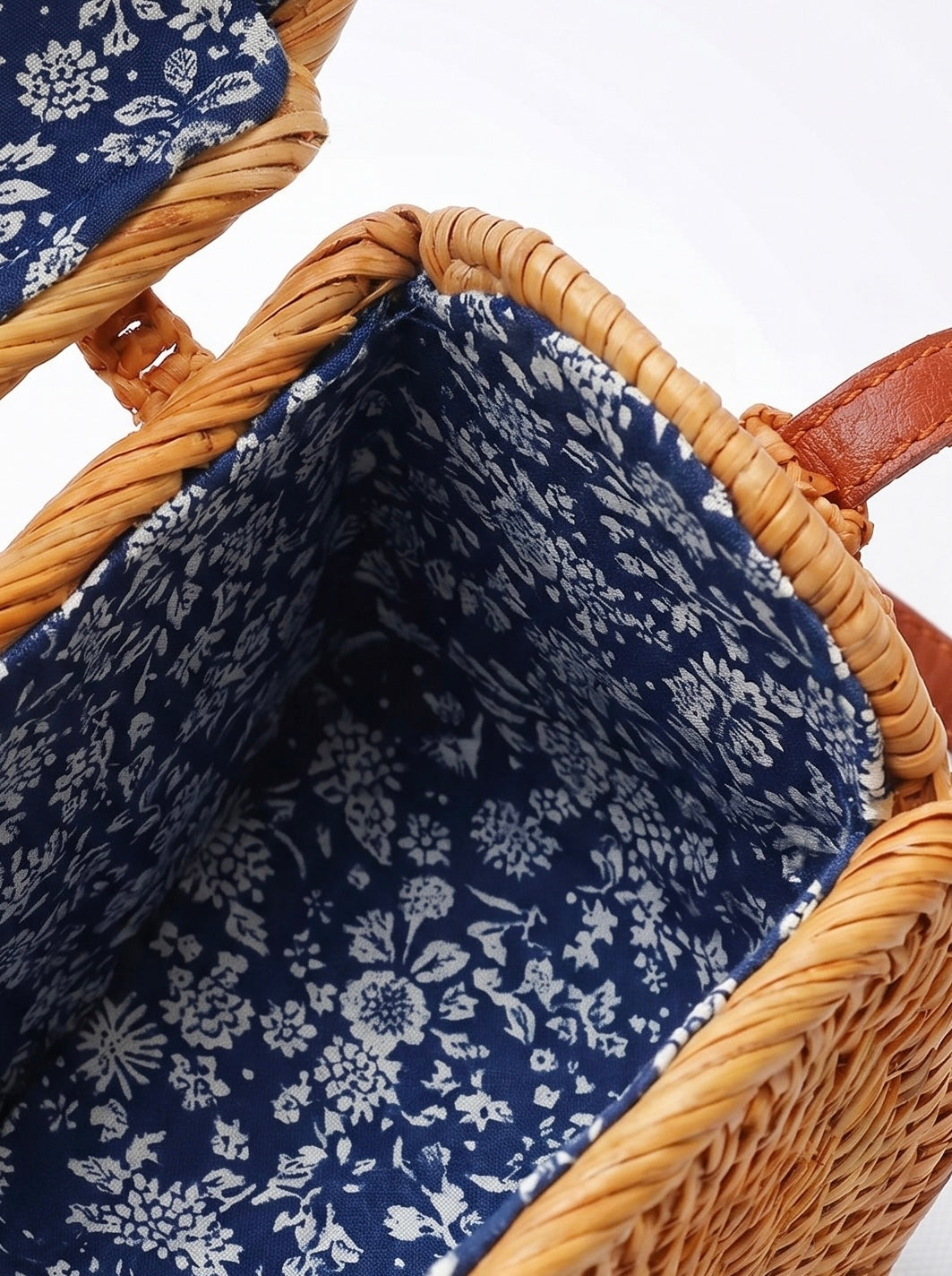 Menton Rattan Crossbody