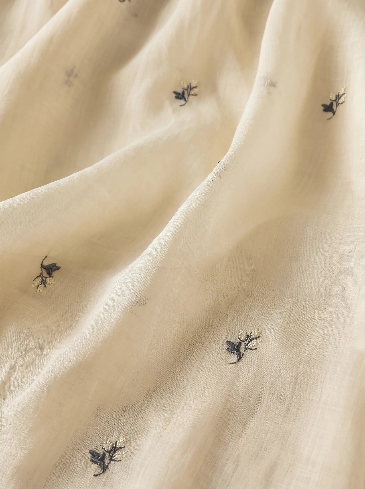 Albertine Geborduurd Blouse