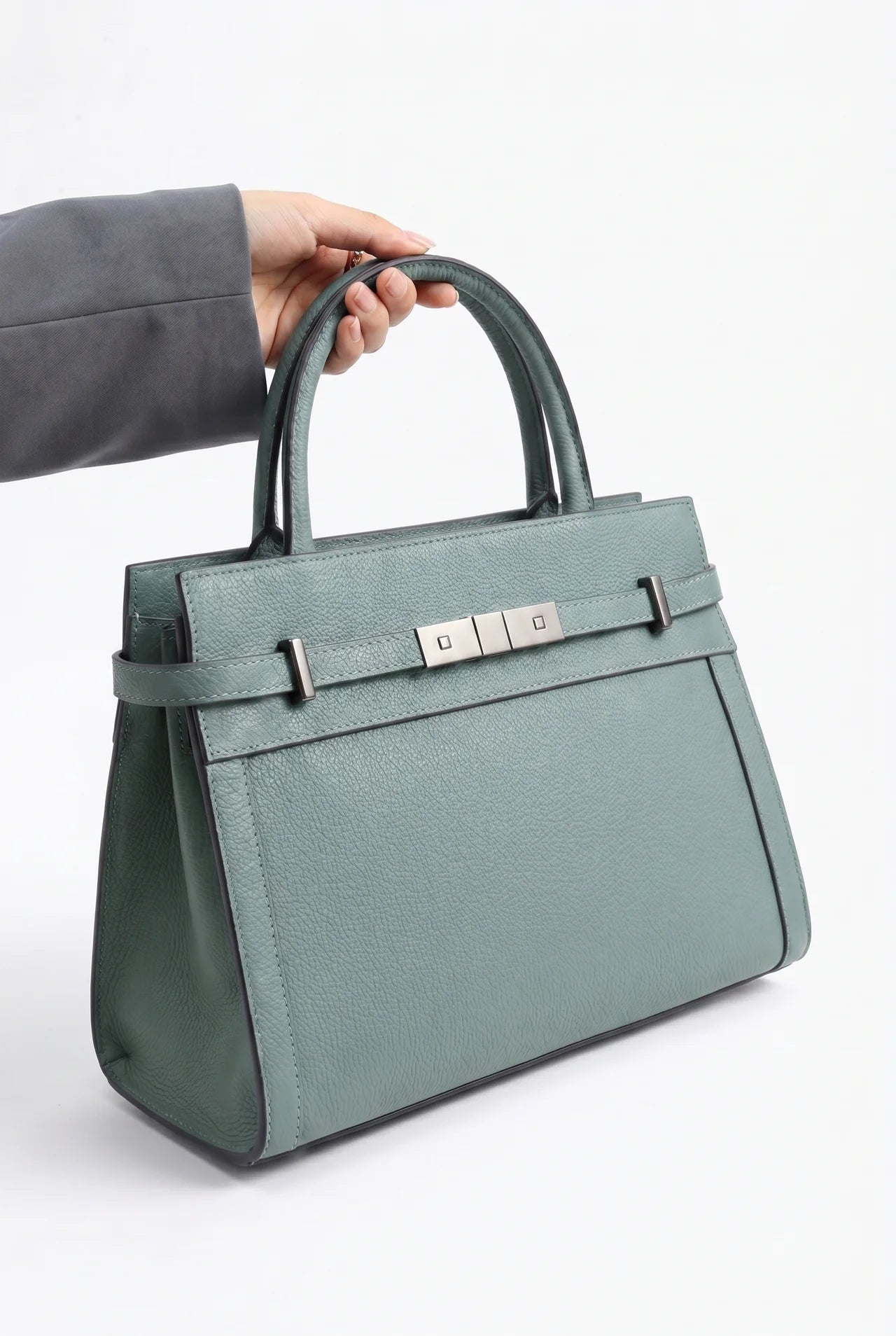 Delphine Handtas