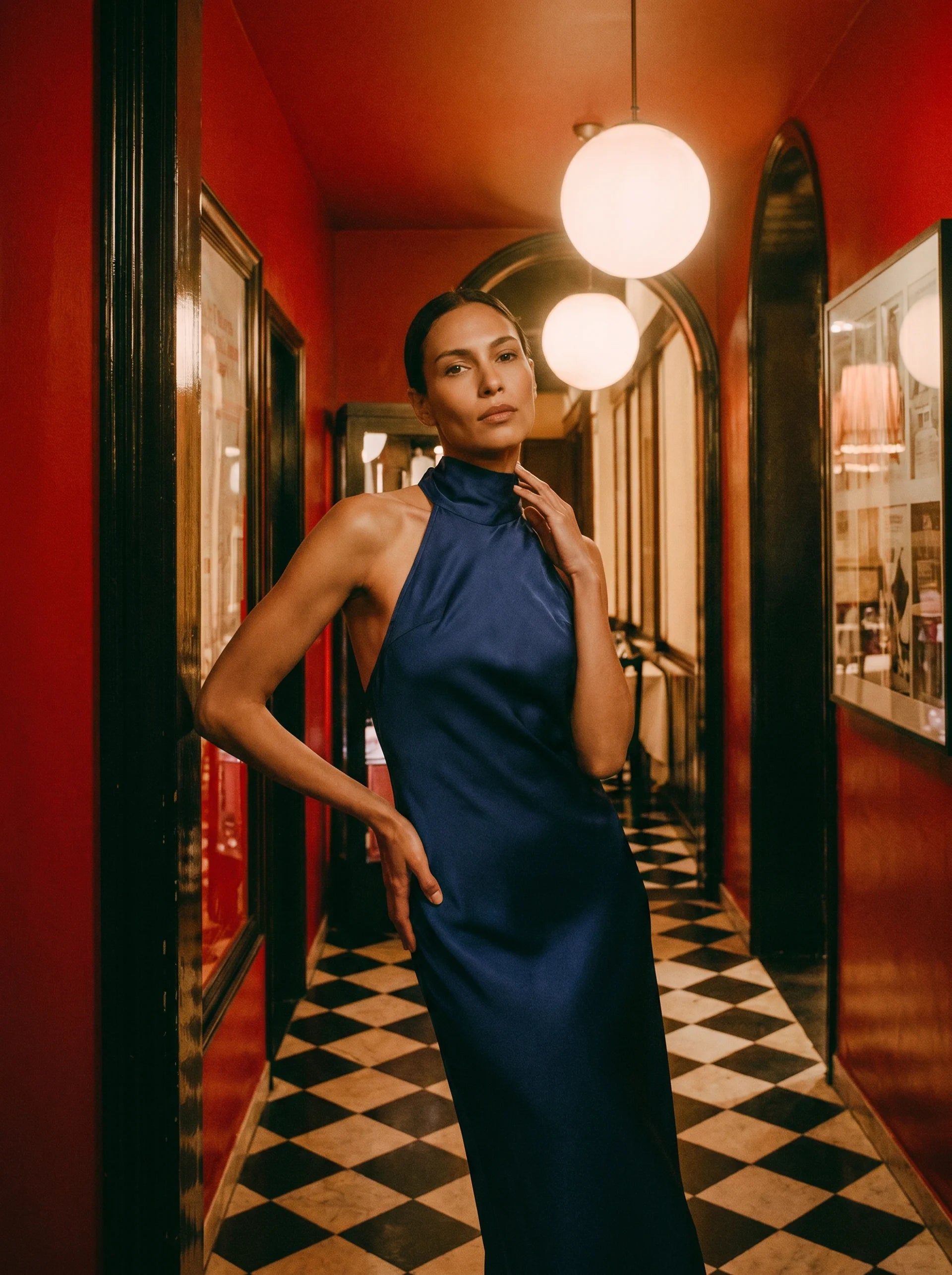 Irène Satijnen Maxi Jurk Halternek Open Rug