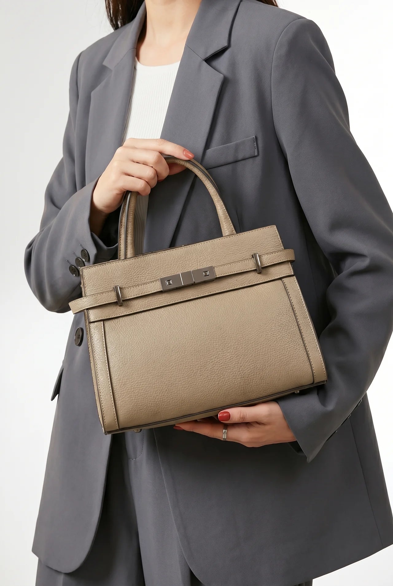 Delphine Handtas