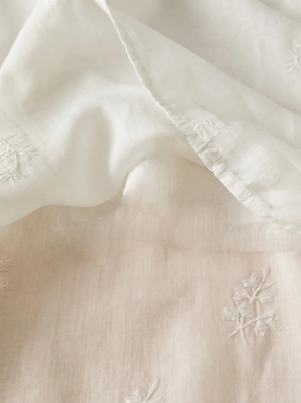 Albertine Geborduurd Blouse