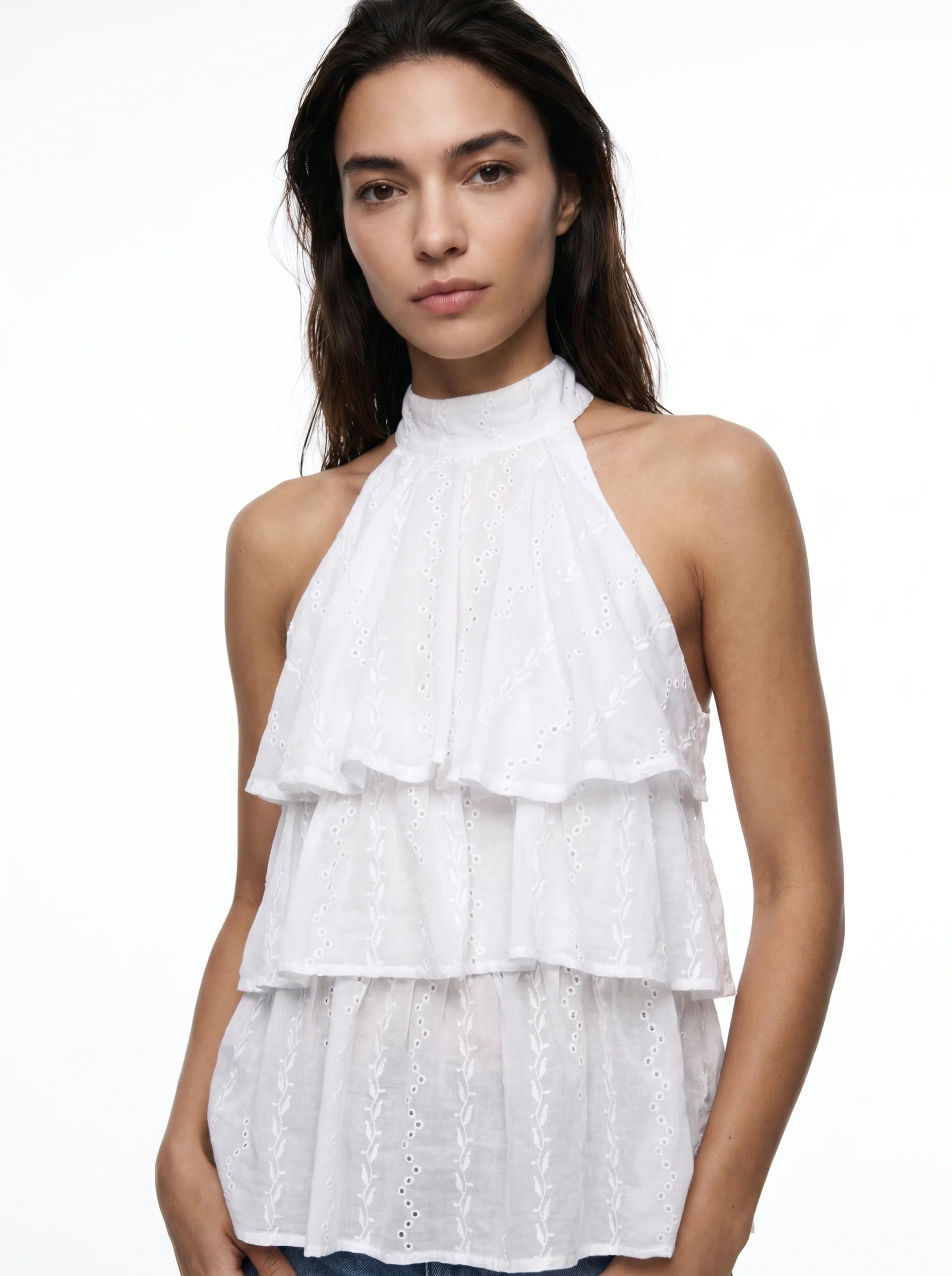 Romane Halter Blouse met Broderie en Gelaagde Ruches