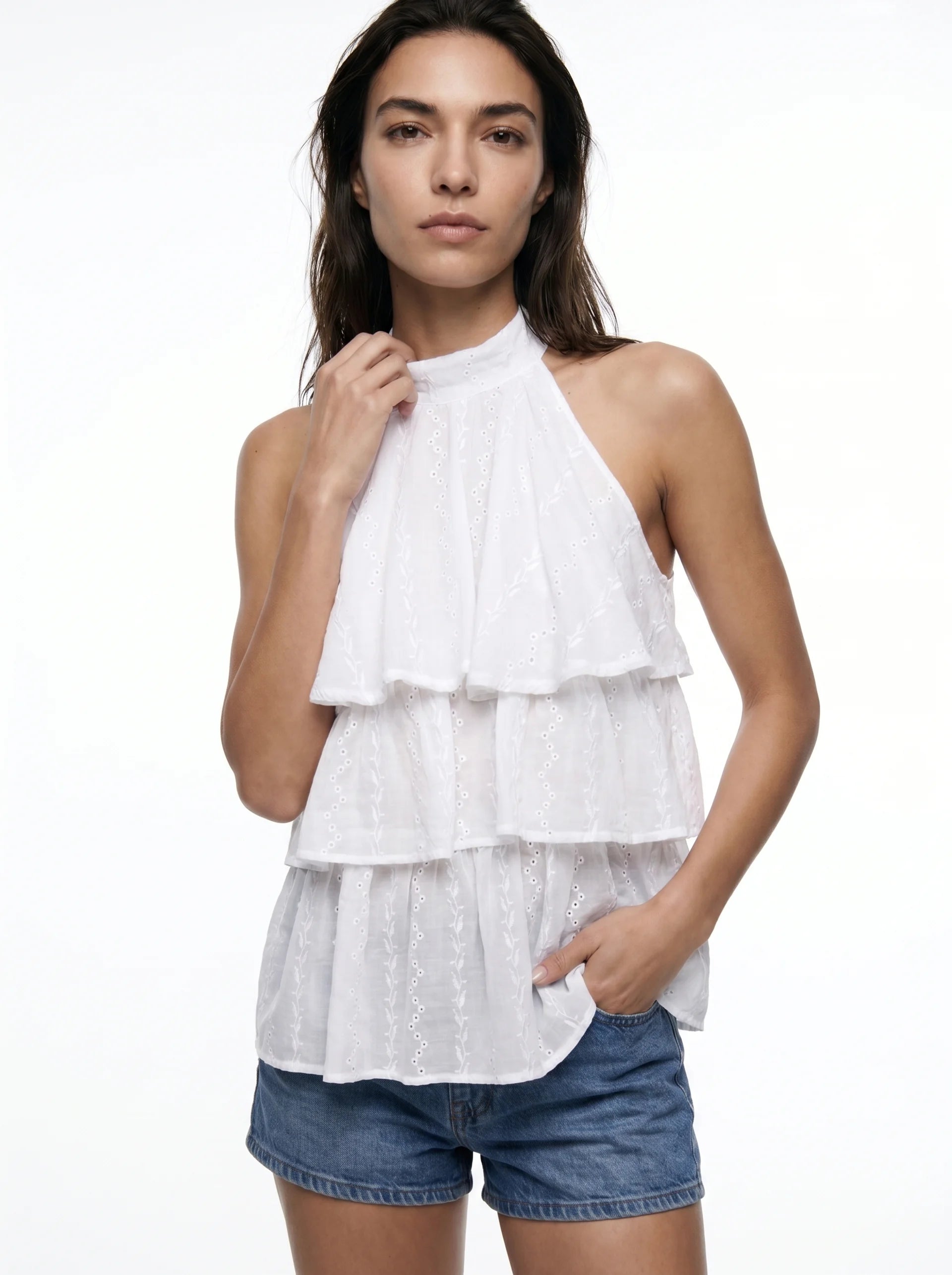 Romane Halter Blouse met Broderie en Gelaagde Ruches