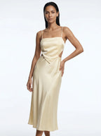 Jacqueline Satijnen Midi Jurk Cut-out Taille