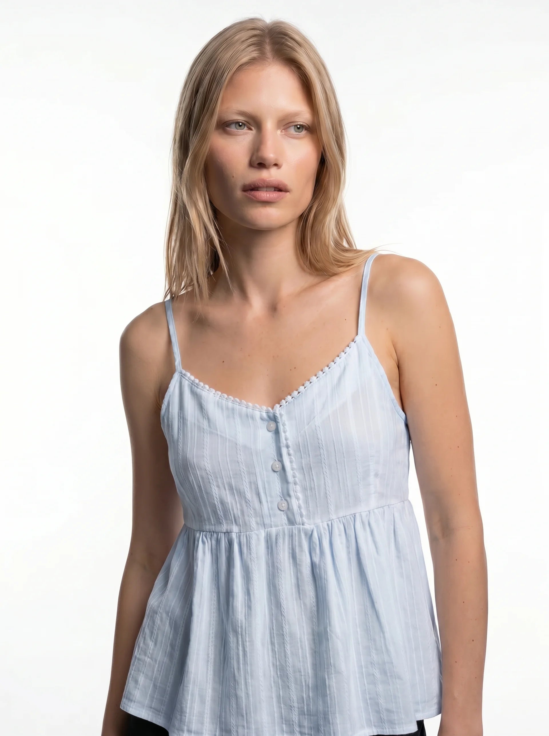 Sandrine Mouwloze Blouse met V-Hals en Volant Zoom