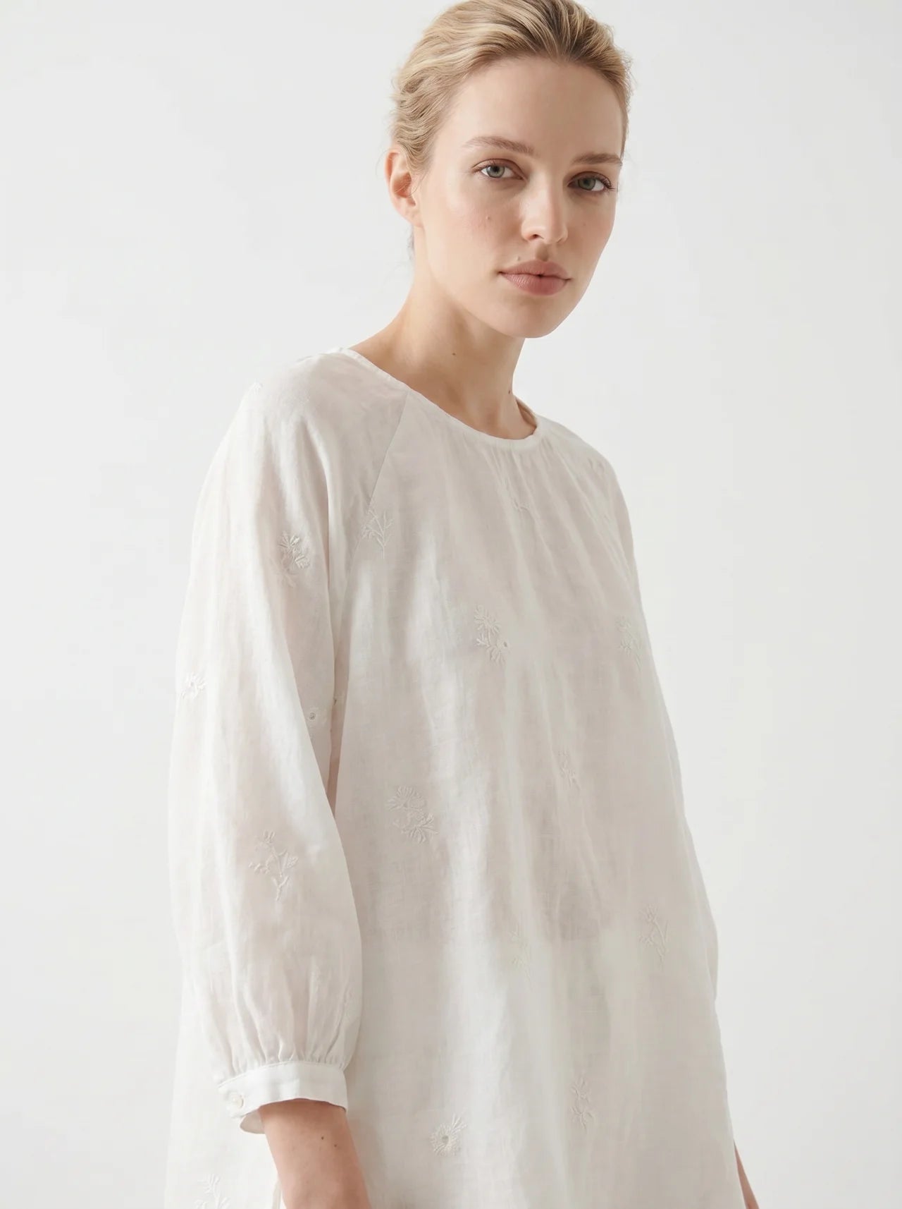 Albertine Geborduurd Blouse
