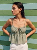 Bertille Cropped Blouse met Strikdetail en Volant Zoom