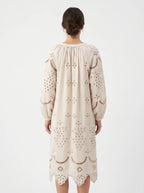Héloïse Midi Jurk met Broderie en Kwastjes