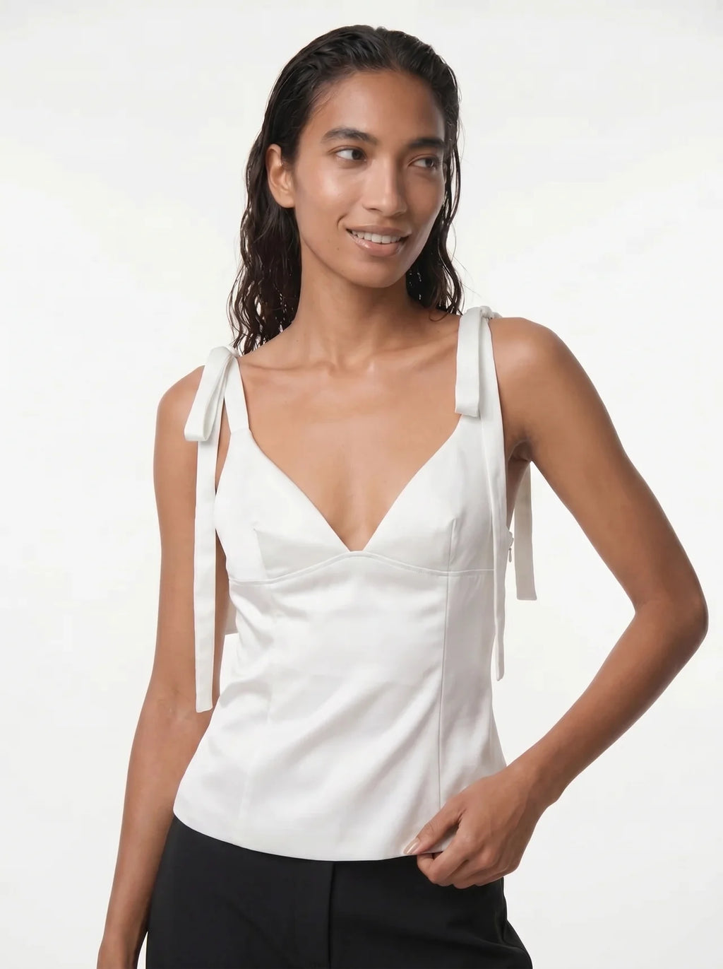 Adrienne Satijnen Camisole Top met Strikbandjes