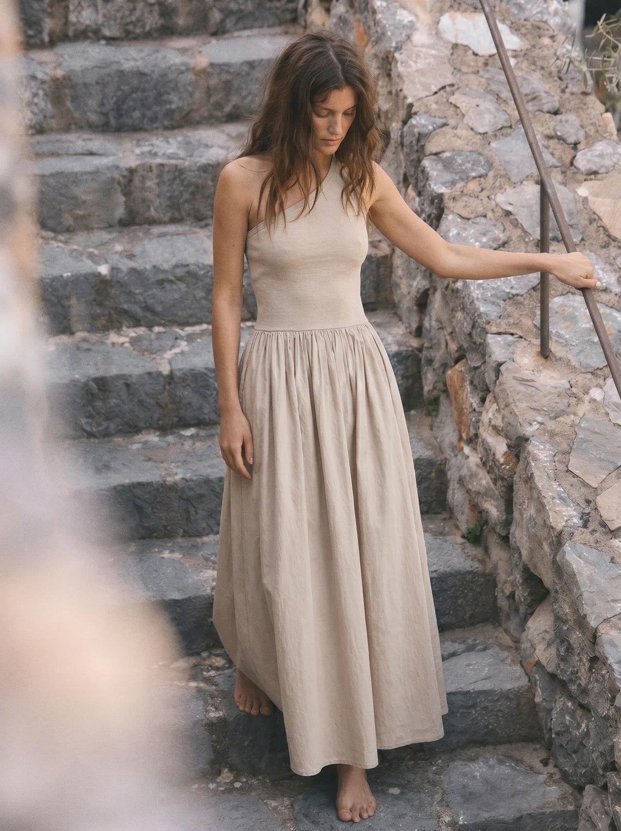 Blanche One Shoulder Maxi Jurk met Wijde Rok