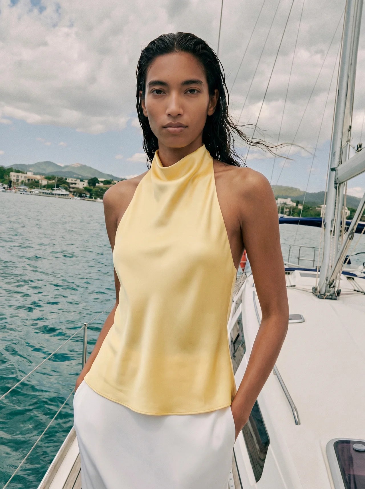 Geneviève Satijnen Halter Top met Cowl Neck