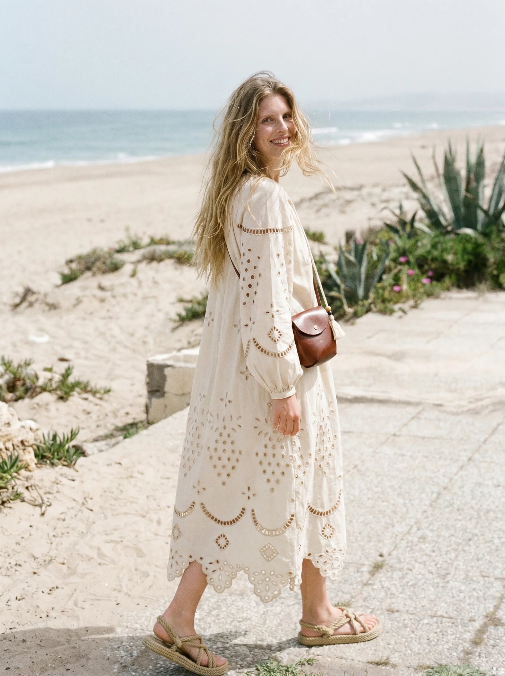 Héloïse Midi Jurk met Broderie en Kwastjes