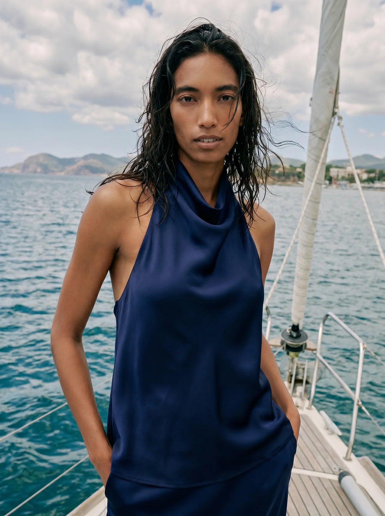 Geneviève Satijnen Halter Top met Cowl Neck