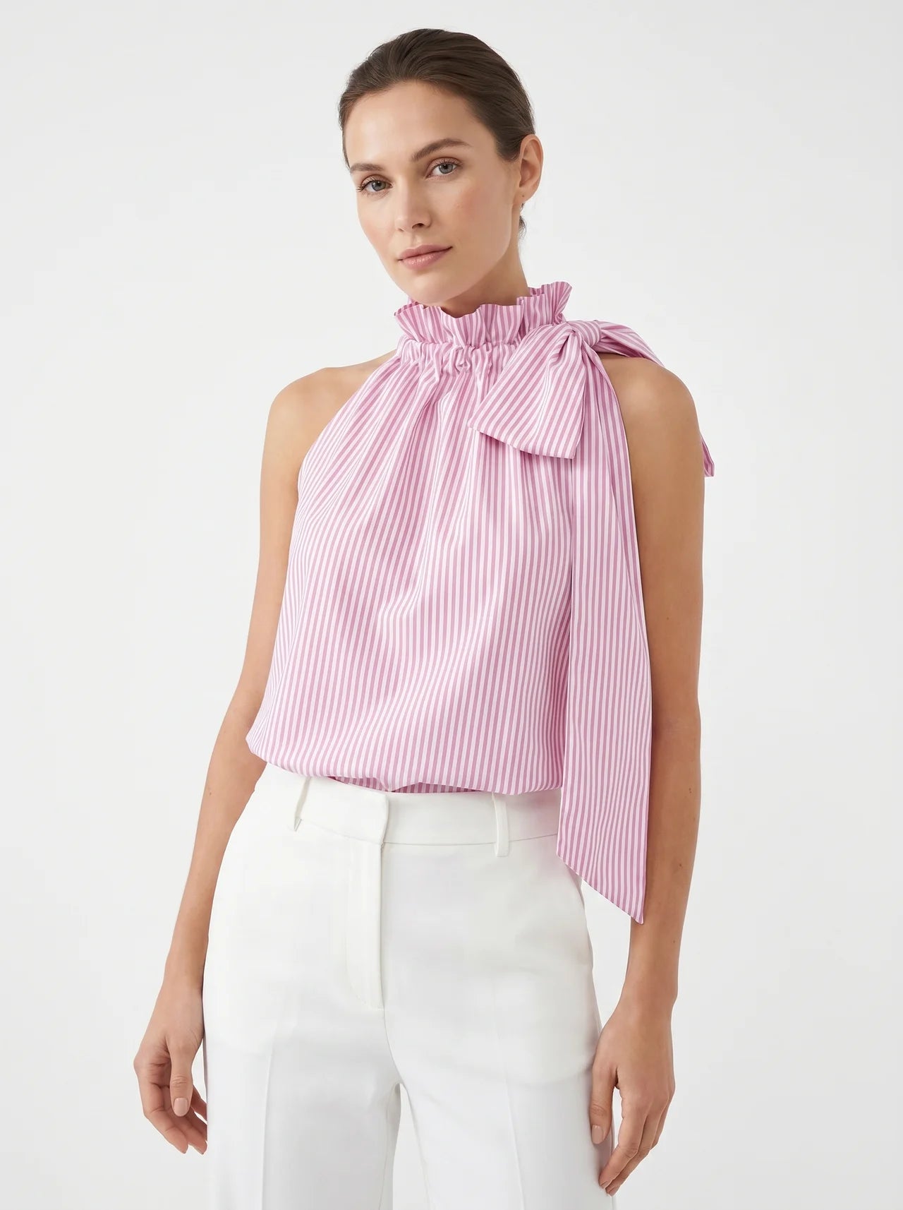 Edmée Mouwloze Blouse met Strikstrop en Streepprint