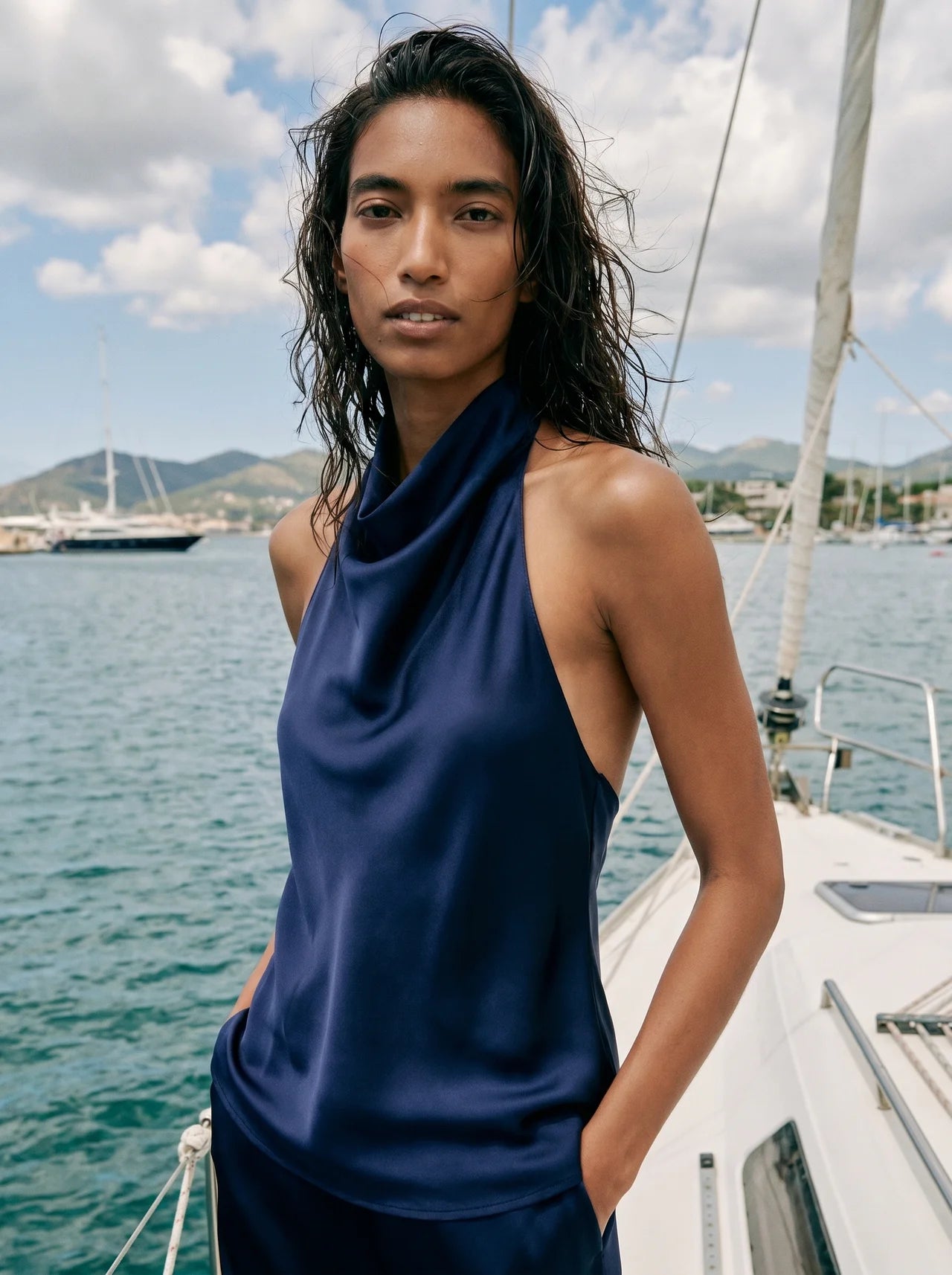 Geneviève Satijnen Halter Top met Cowl Neck