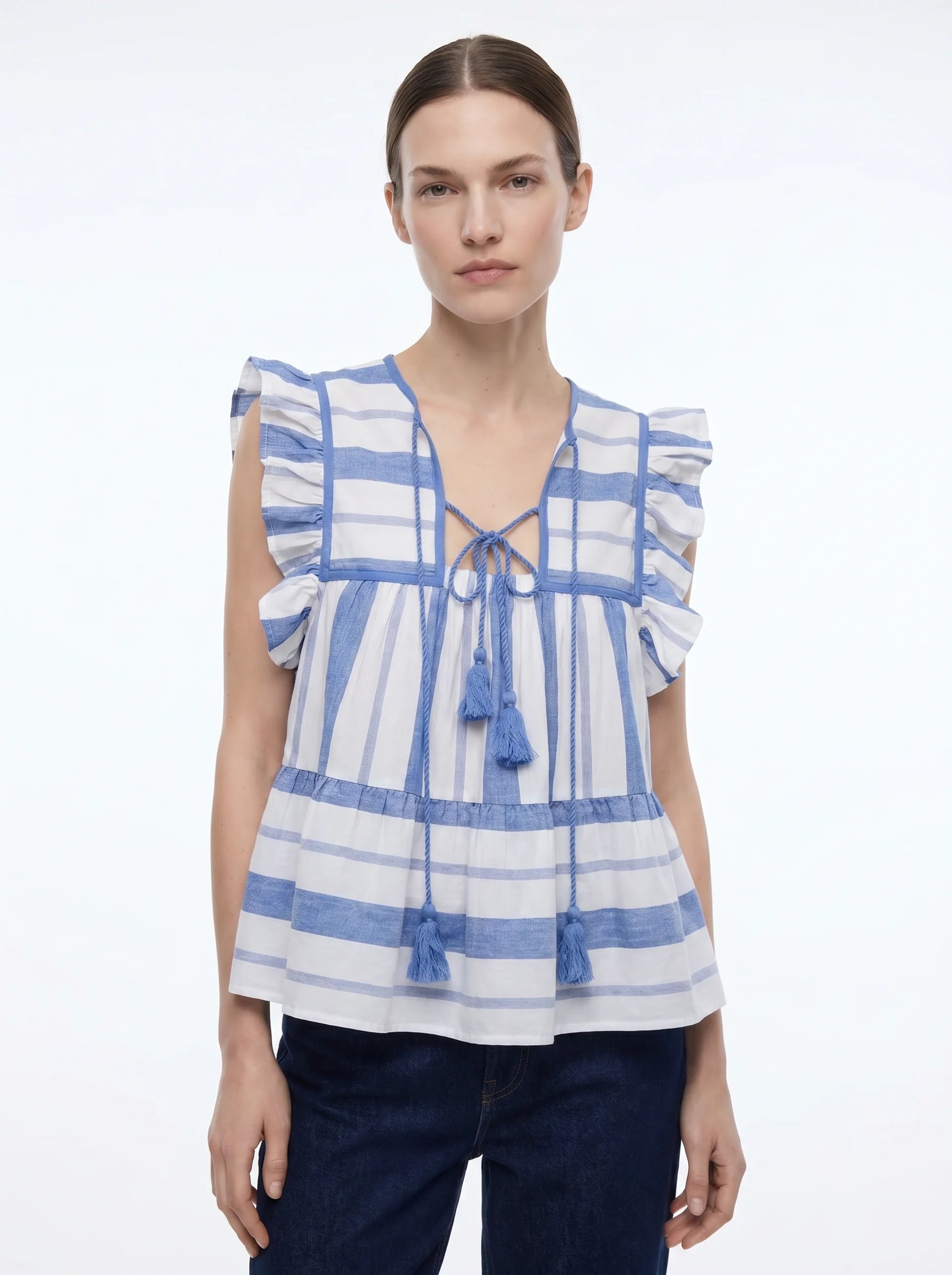 Faustine Mouwloze Blouse met Ruches en Kwastjes
