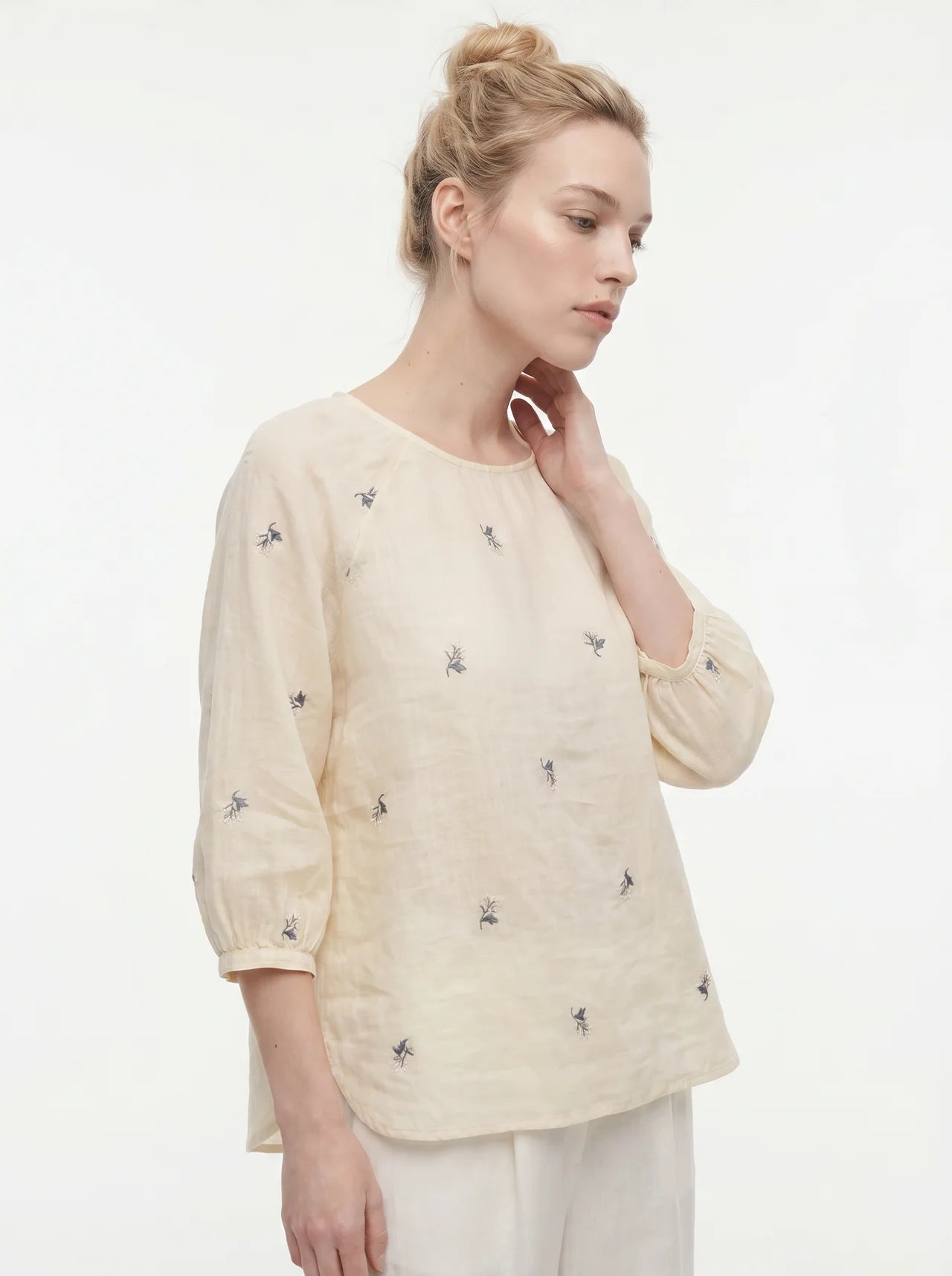 Albertine Geborduurd Blouse