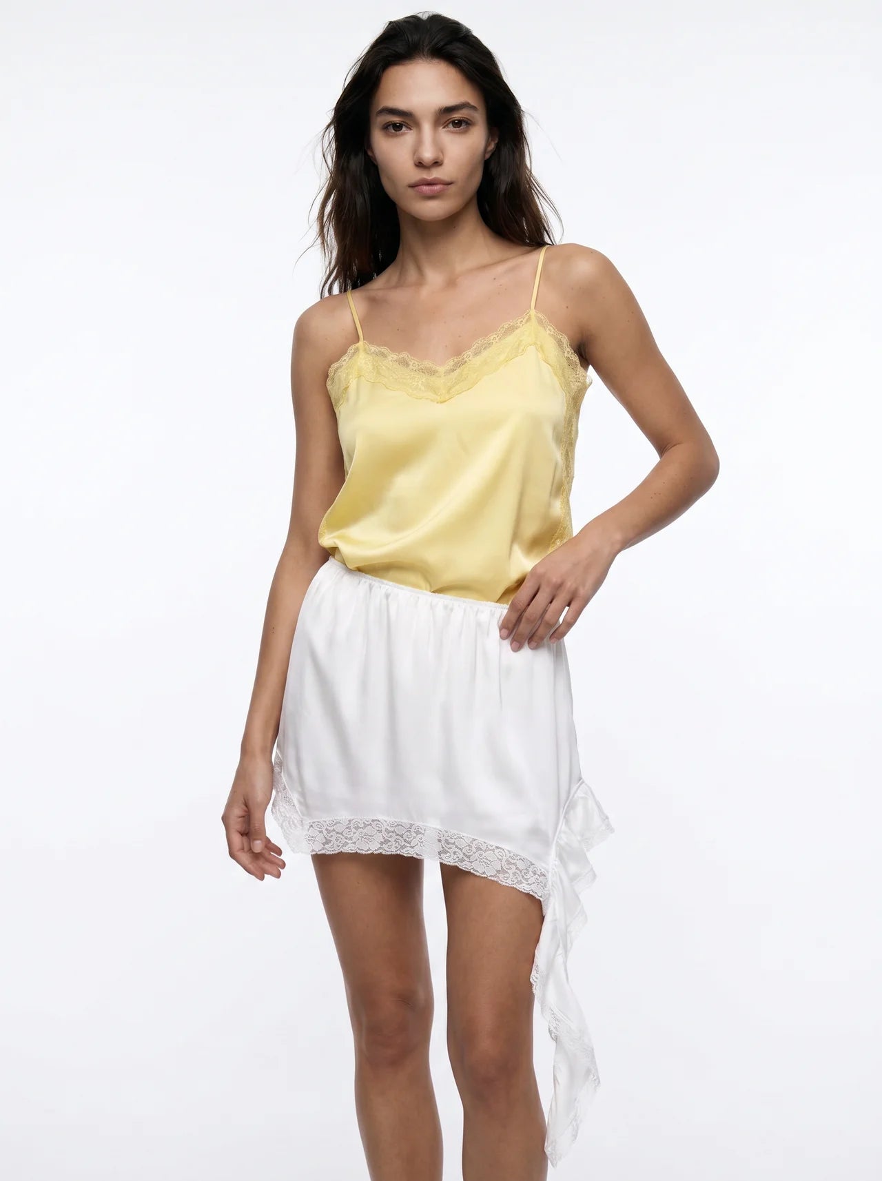 Sylvie Satijnen Mini Rok Asymmetrisch Kant