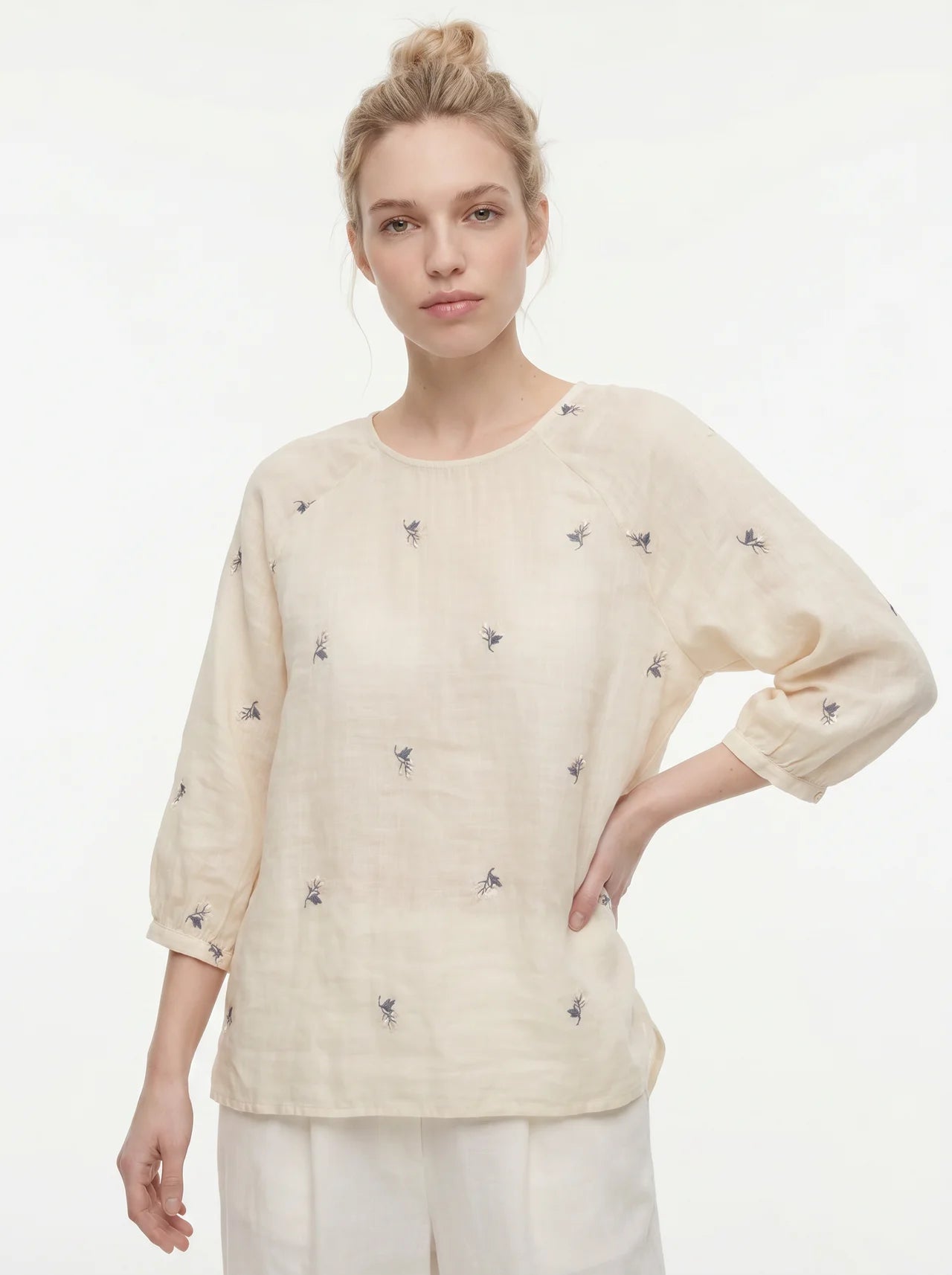 Albertine Geborduurd Blouse