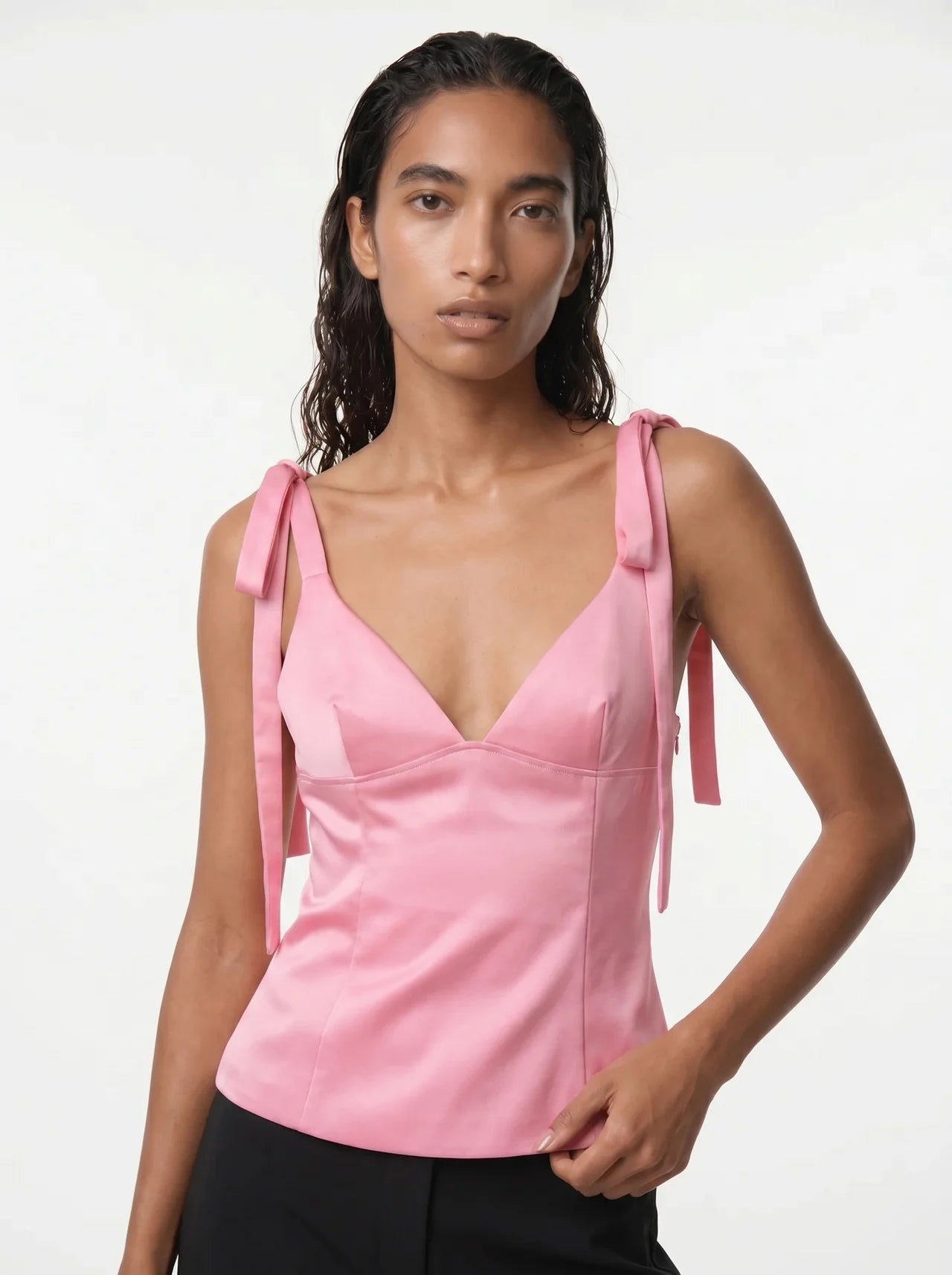 Adrienne Satijnen Camisole Top met Strikbandjes
